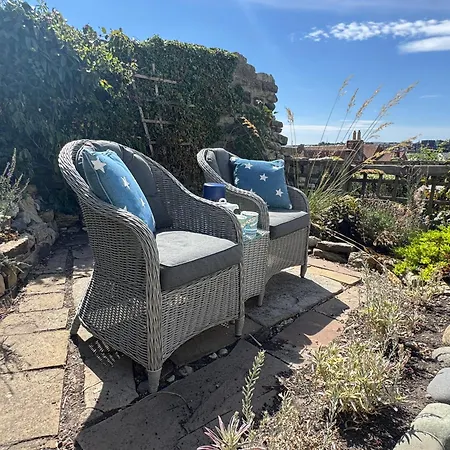 Voyagers View - Luxury With Coastal Views And Garden *